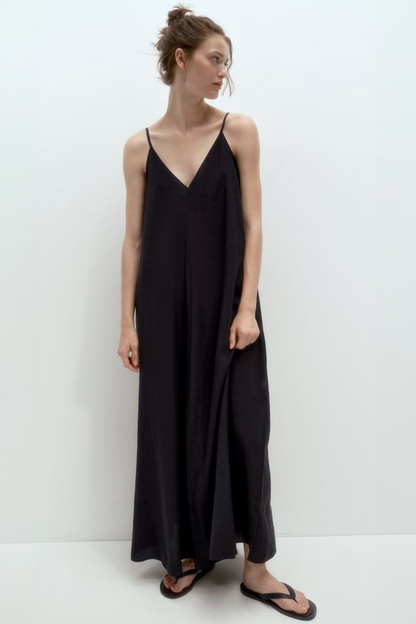 Stella V-Neck Dress : Black