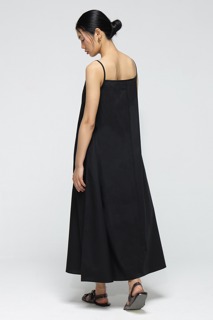 Stella V-Neck Dress : Black